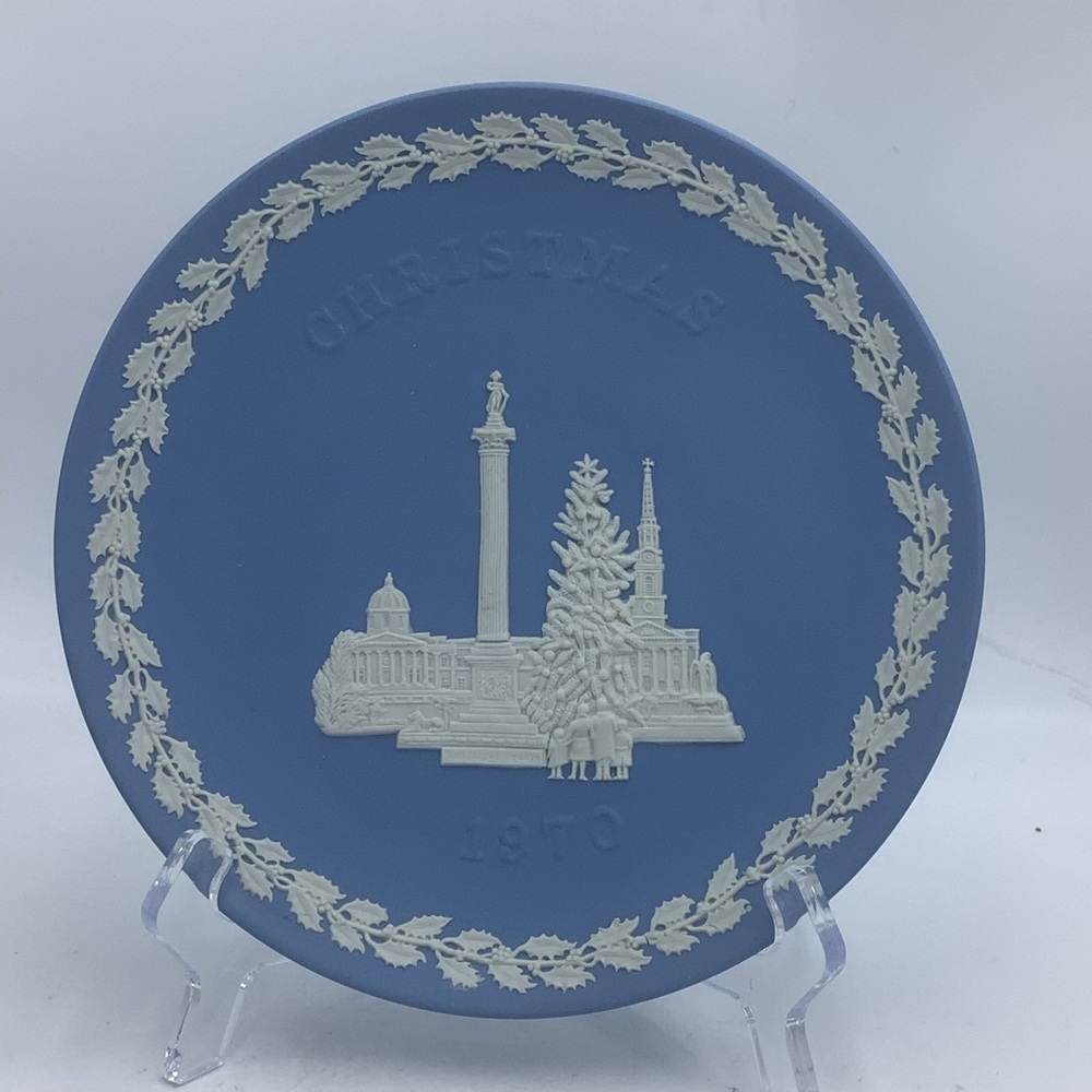 Wedgwood 1970 Christmas Plate - Trafalgar Square
